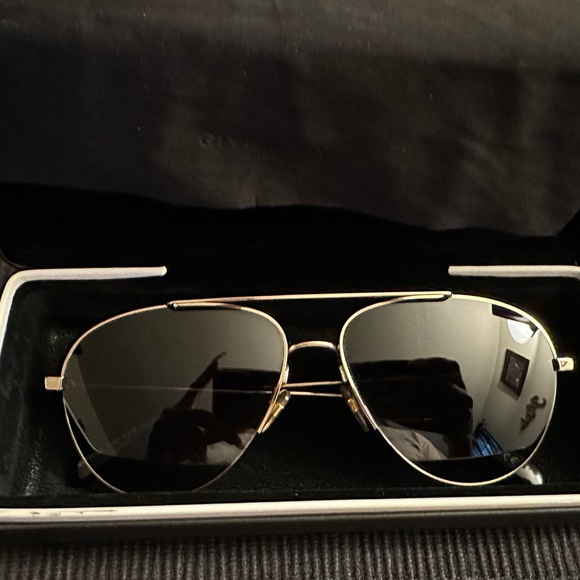 Givenchy unisex GV Speed Aviator-Style Metal Sunglasses - Picture 2 of 6